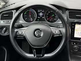 Volkswagen E-Golf thumbnail 16