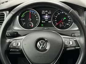 Volkswagen E-Golf thumbnail 17