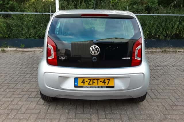 Volkswagen Up! (2015) thumbnail 6