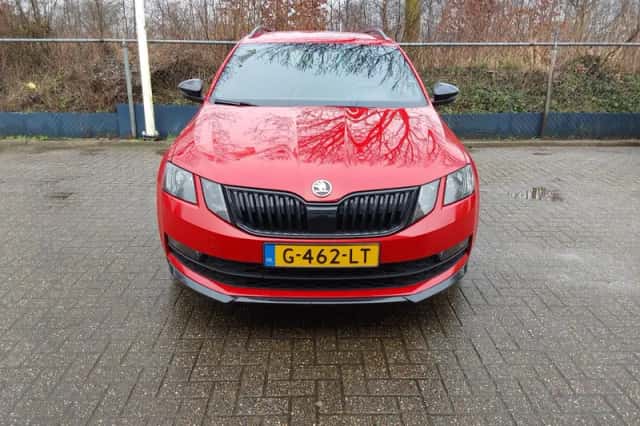 Škoda Octavia (2019) thumbnail 5