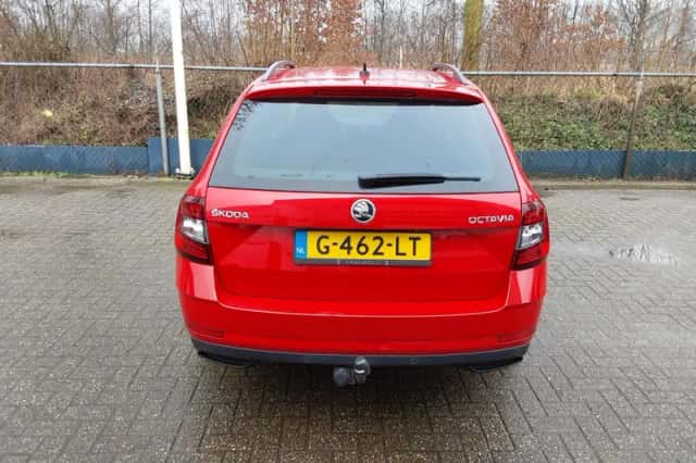 Škoda Octavia (2019) thumbnail 6