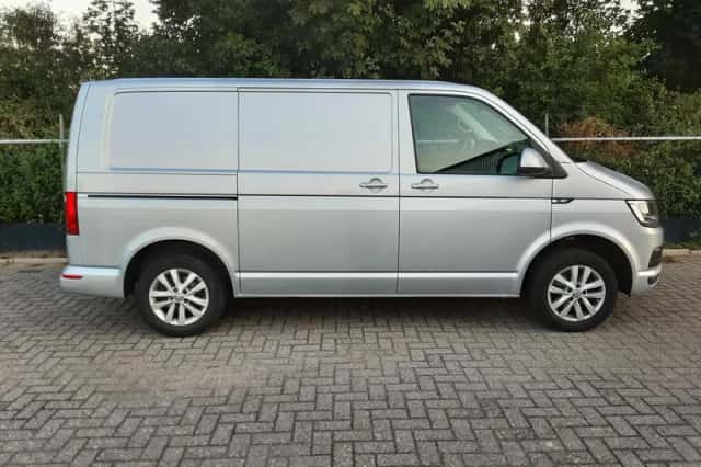 Volkswagen Transporter (2018) thumbnail 4
