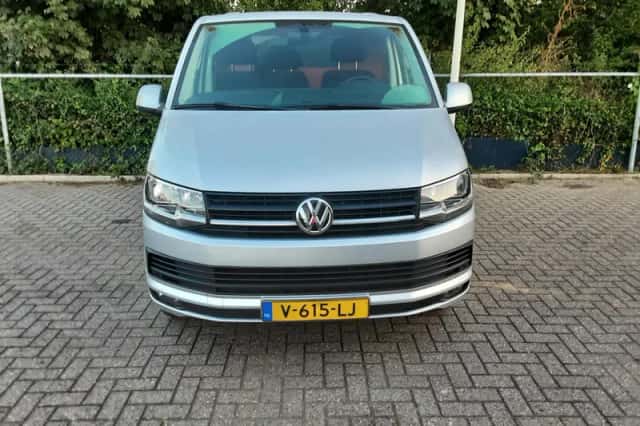 Volkswagen Transporter (2018) thumbnail 5