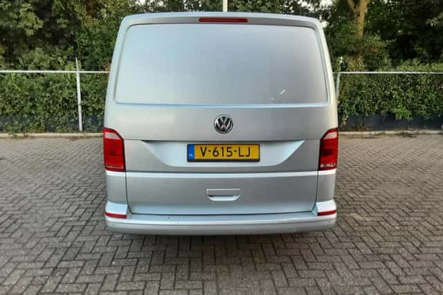 Volkswagen Transporter (2018) thumbnail 6