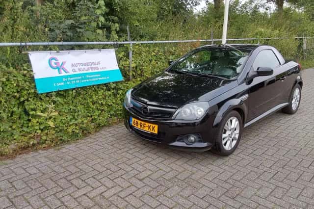 Opel Tigra TwinTop (2005) thumbnail 1