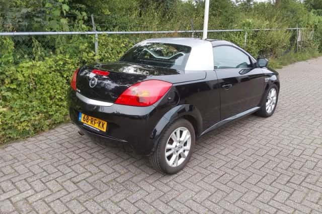 Opel Tigra TwinTop (2005) thumbnail 2