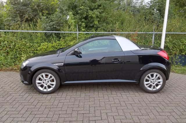 Opel Tigra TwinTop (2005) thumbnail 3