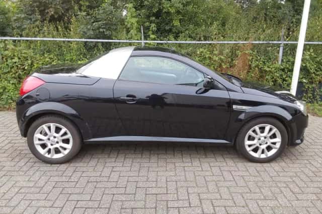 Opel Tigra TwinTop (2005) thumbnail 4