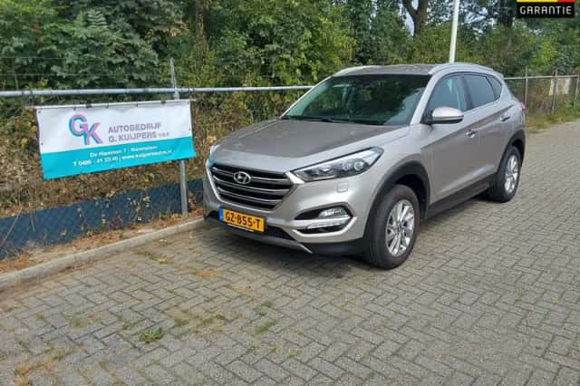 Hyundai Tucson (2015) thumbnail 1