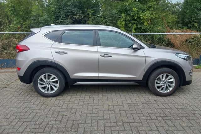 Hyundai Tucson (2015) thumbnail 4