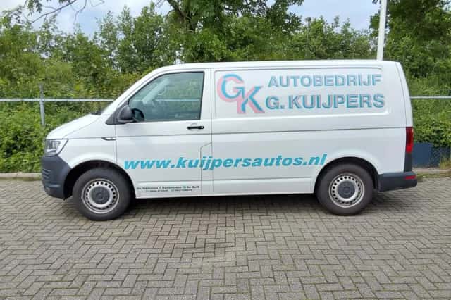Volkswagen Transporter (2016) thumbnail 3
