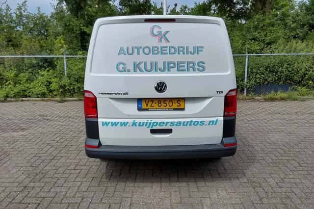 Volkswagen Transporter (2016) thumbnail 6