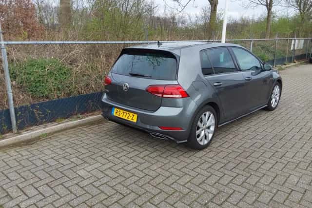 Volkswagen Golf (2018) thumbnail 2