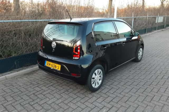 Volkswagen Up! (2019) thumbnail 2