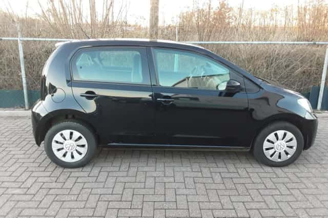 Volkswagen Up! (2019) thumbnail 4