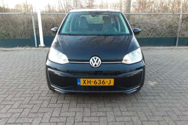 Volkswagen Up! (2019) thumbnail 5