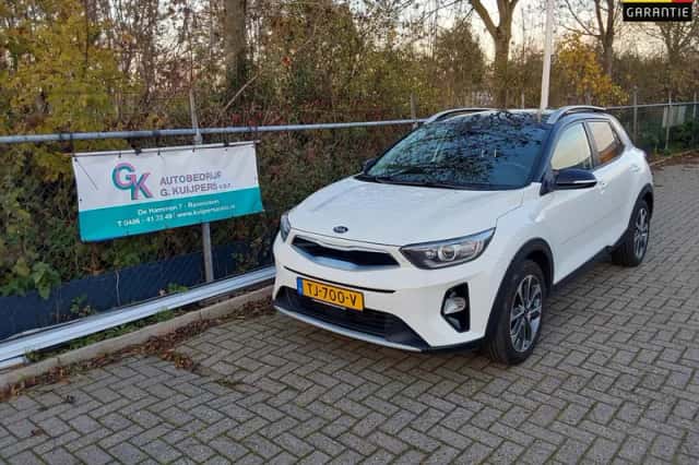 Kia Stonic (2018) thumbnail 1