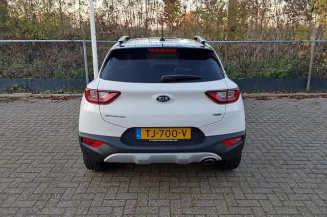Kia Stonic (2018) thumbnail 6