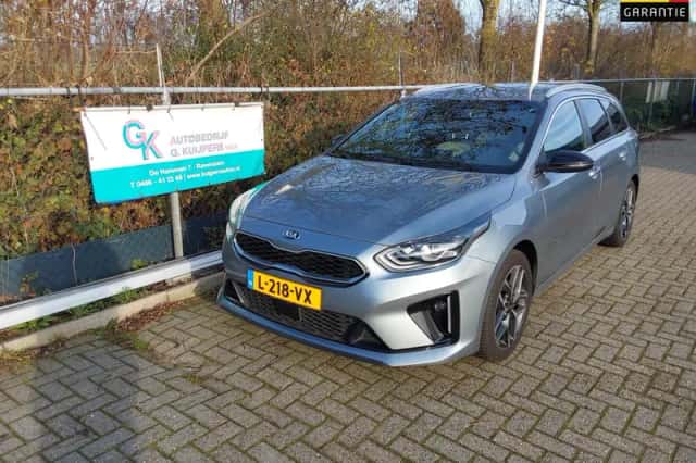 Kia Ceed Sportswagon (2021) thumbnail 1