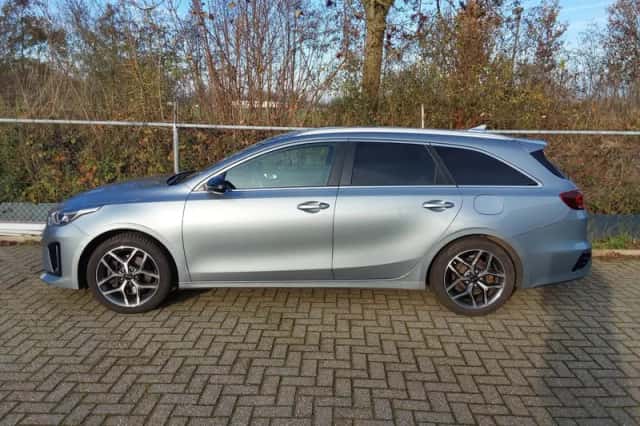 Kia Ceed Sportswagon (2021) thumbnail 3