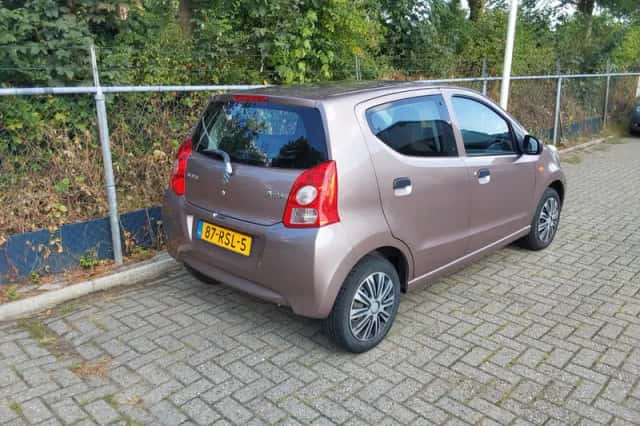 Suzuki Alto (2011) thumbnail 2