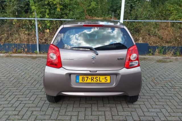 Suzuki Alto (2011) thumbnail 6
