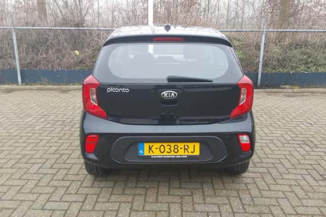 Kia Picanto (2021) thumbnail 6