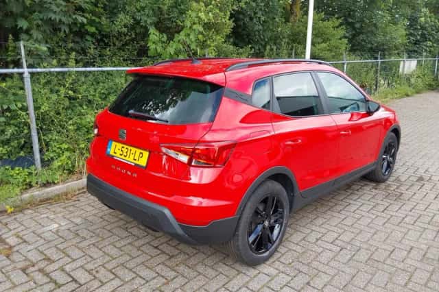 SEAT Arona (2021) thumbnail 2