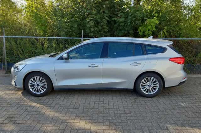 Ford Focus (2019) thumbnail 3
