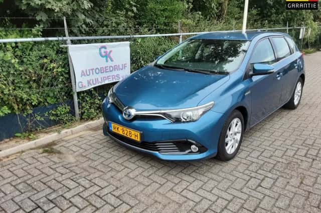 Toyota Auris (2018) thumbnail 1