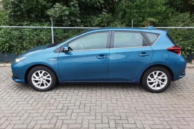 Toyota Auris (2018) thumbnail 3