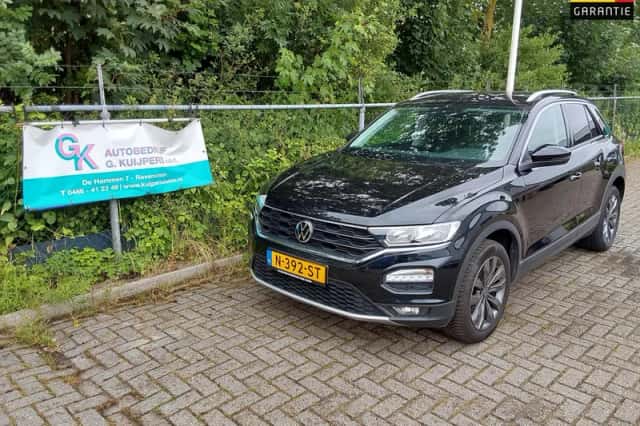 Volkswagen T-Roc (2022) thumbnail 1