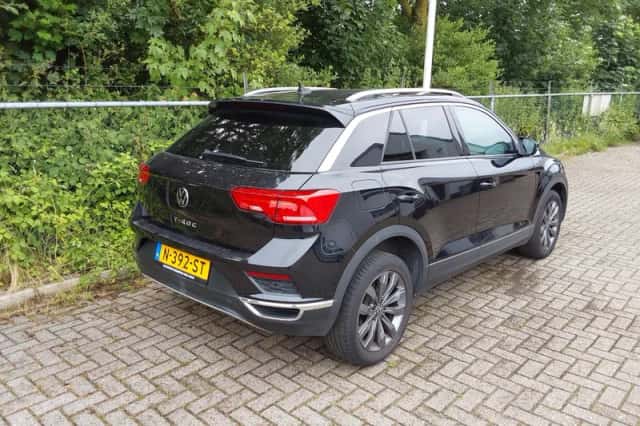 Volkswagen T-Roc (2022) thumbnail 2