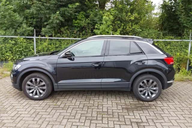 Volkswagen T-Roc (2022) thumbnail 3