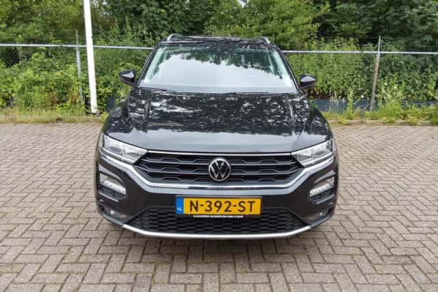 Volkswagen T-Roc (2022) thumbnail 5