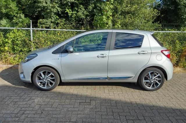 Toyota Yaris (2018) thumbnail 3