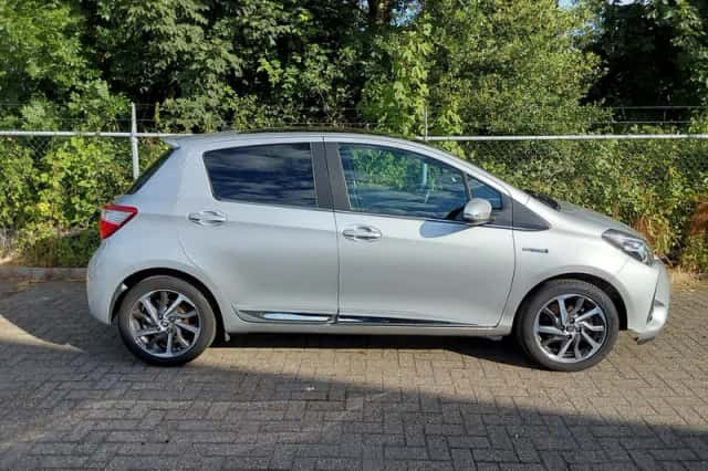 Toyota Yaris (2018) thumbnail 4