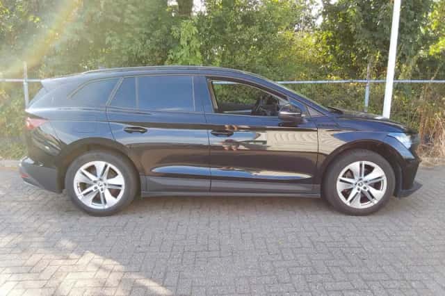 Škoda Enyaq (2022) thumbnail 4