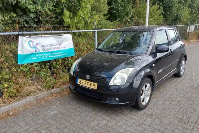 Suzuki Swift (2008) thumbnail 1