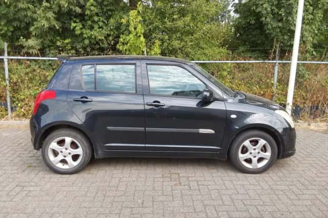 Suzuki Swift (2008) thumbnail 4