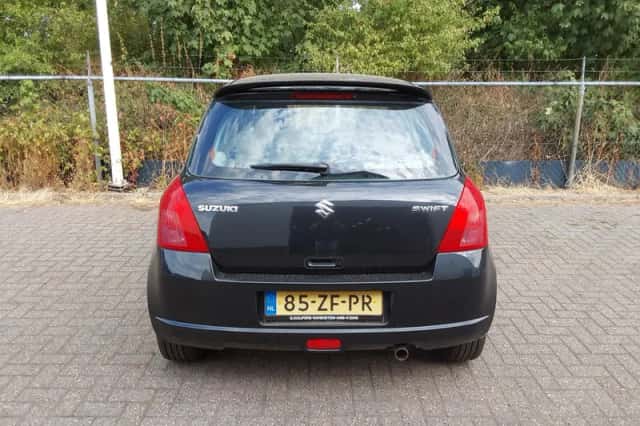 Suzuki Swift (2008) thumbnail 6