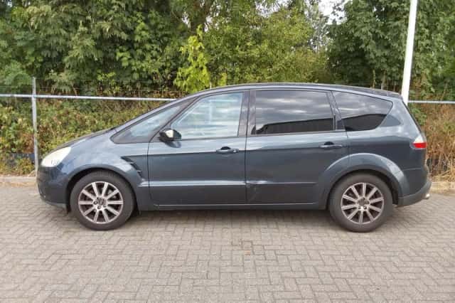 Ford S-Max (2009) thumbnail 3
