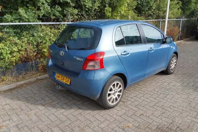 Toyota Yaris (2006) thumbnail 2