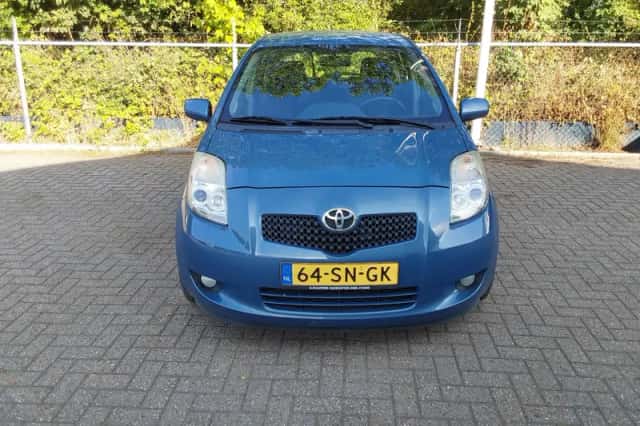 Toyota Yaris (2006) thumbnail 5