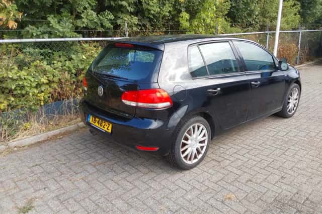 Volkswagen Golf (2009) thumbnail 2