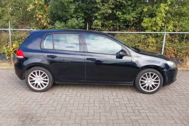 Volkswagen Golf (2009) thumbnail 4