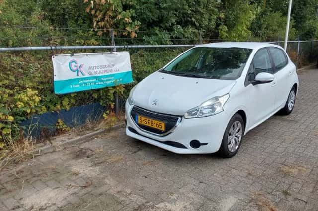 Peugeot 208 (2013) thumbnail 1