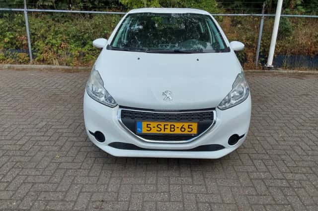 Peugeot 208 (2013) thumbnail 5