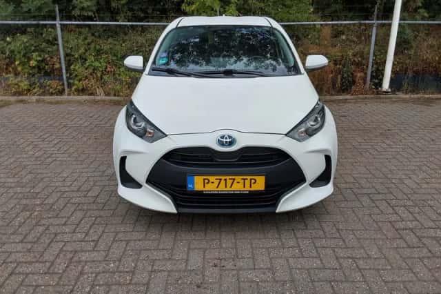 Toyota Yaris (2022) thumbnail 5