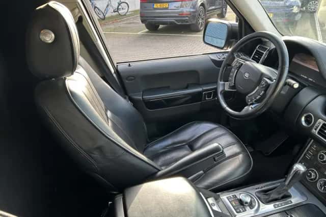 Land Rover Range Rover (2010) thumbnail 3